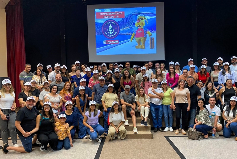 Lojas MM presenteia colaboradores com viagem de navio